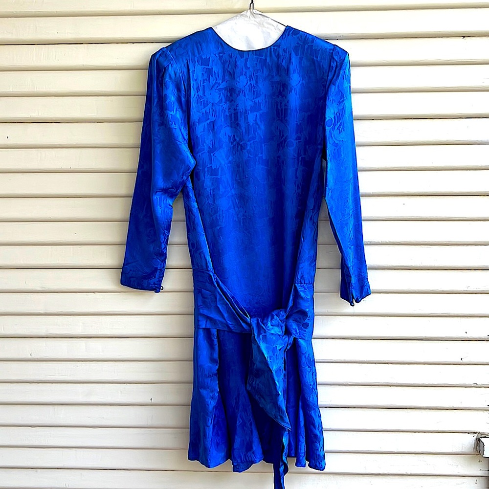 Vintage flapper styled Silk Studio petite 6 stunning blue dress.